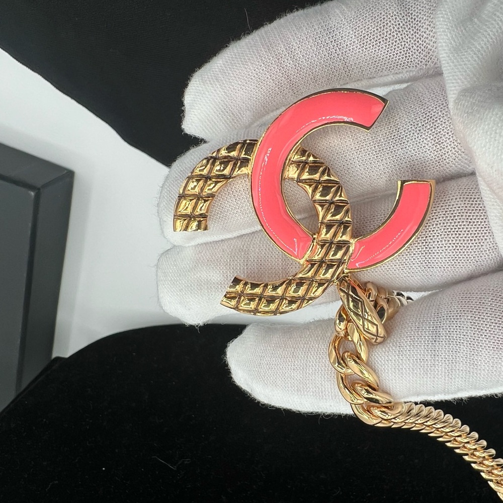 Chanel CC 24k GP pink and gold Necklace in box ❤️Authentic - Picture 7 of 9